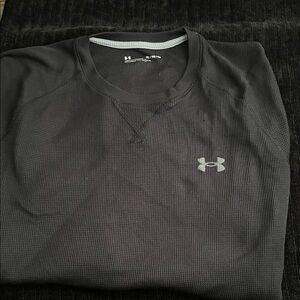 Under Armour Black Crew Neck long sleeve Shirt